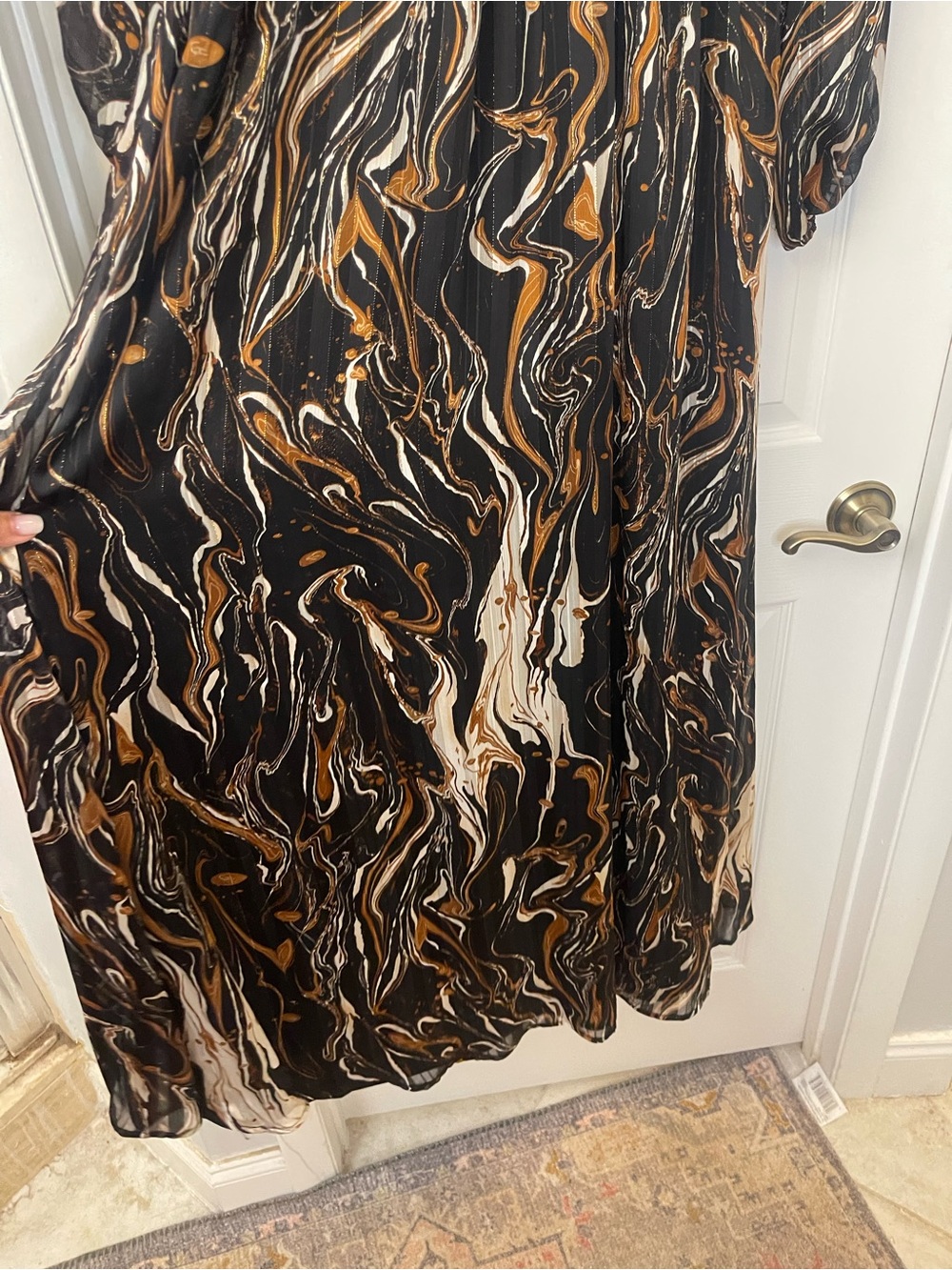 NWT Long Sleeve Marble-Print Maxi Dress in Black and Gold XL - Picture 3 of 4